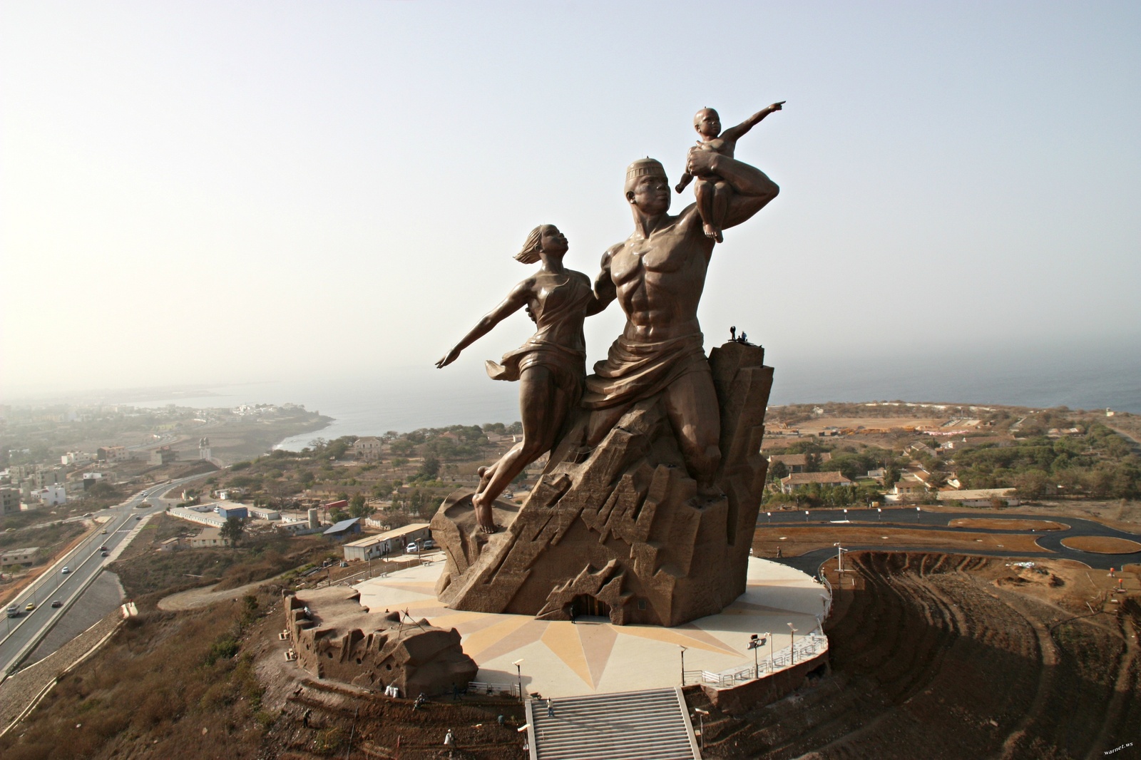 Image: Public monument celebrating the fiftieth anniversary of Senegal’s independence from France 2010, copper and bronze, Dakar, Senegal.