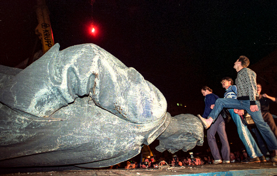 Alexander Zemlianichenko, Collapse, 1991